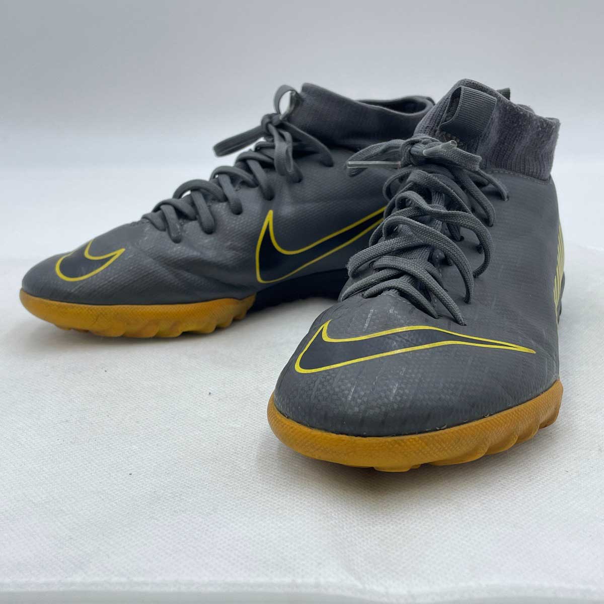 NIKE ダビーニョ　フットサル　シューズ　スニーカー　27cm NIKE ダビーニョ スニーカー フットサルスニーカー トレーニング