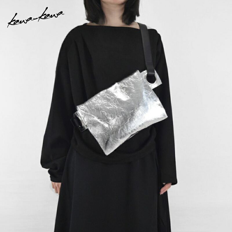 ［Newリリース］ 【kawa-kawa公式】 ボディバッグ レディース メンズ ユニセックス 軽量 本革 上質 ショルダーバッグ 斜めがけ シンプル オールシーズン シルバー 日本製 ブランド 即日発送 カワカワ kawakawa hatome bodybag_M n_incas