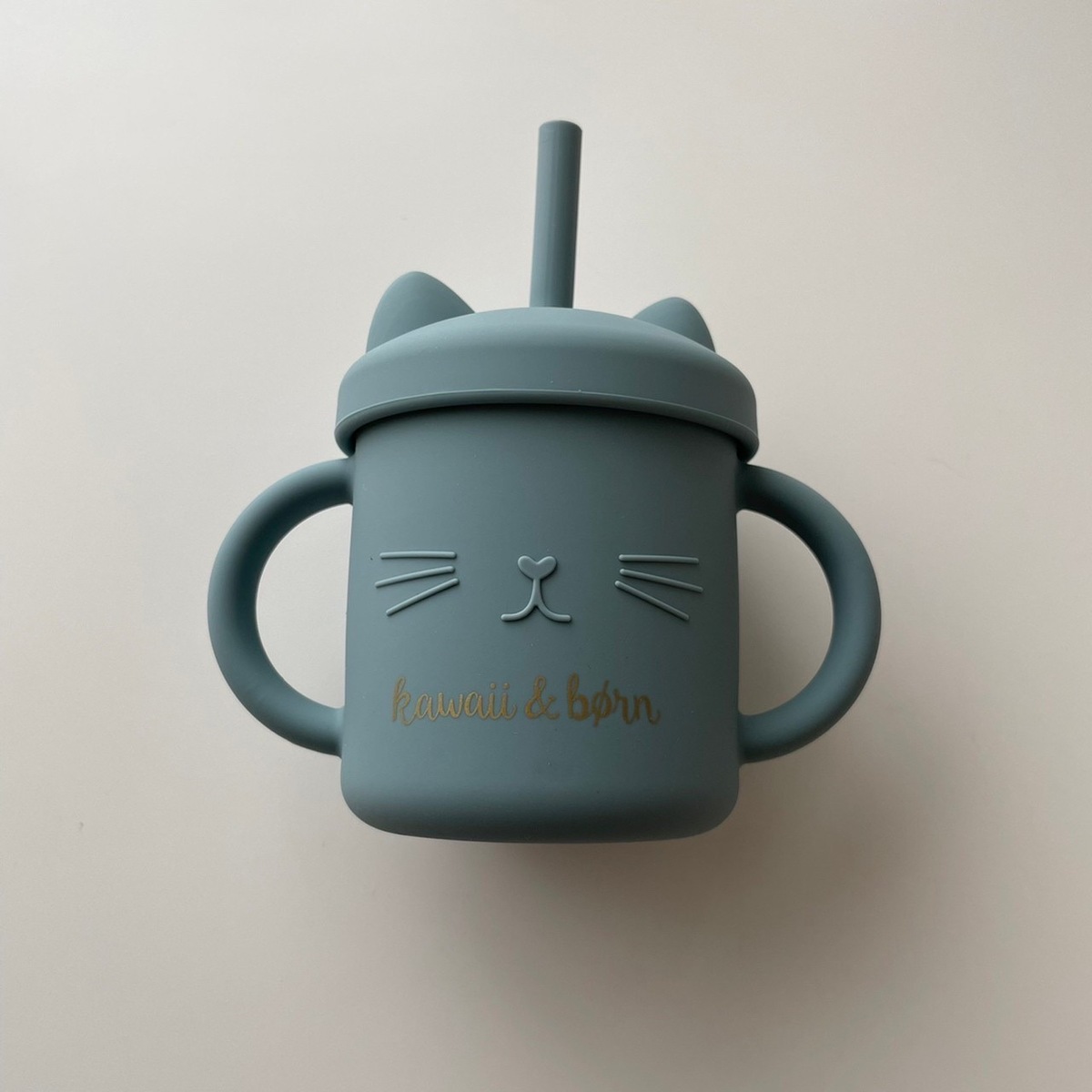 【送料無料】★レビューキャンペーン実施中★シリコンストローマグkawaiiborn食洗器対応オリジナルストローマグ赤ちゃんネコちゃん持ち運び子供服kawaiiZOUねこマグ韓国ベビー用品こぼれにくい保存容器ストロー練習こぼれ防止出産祝い