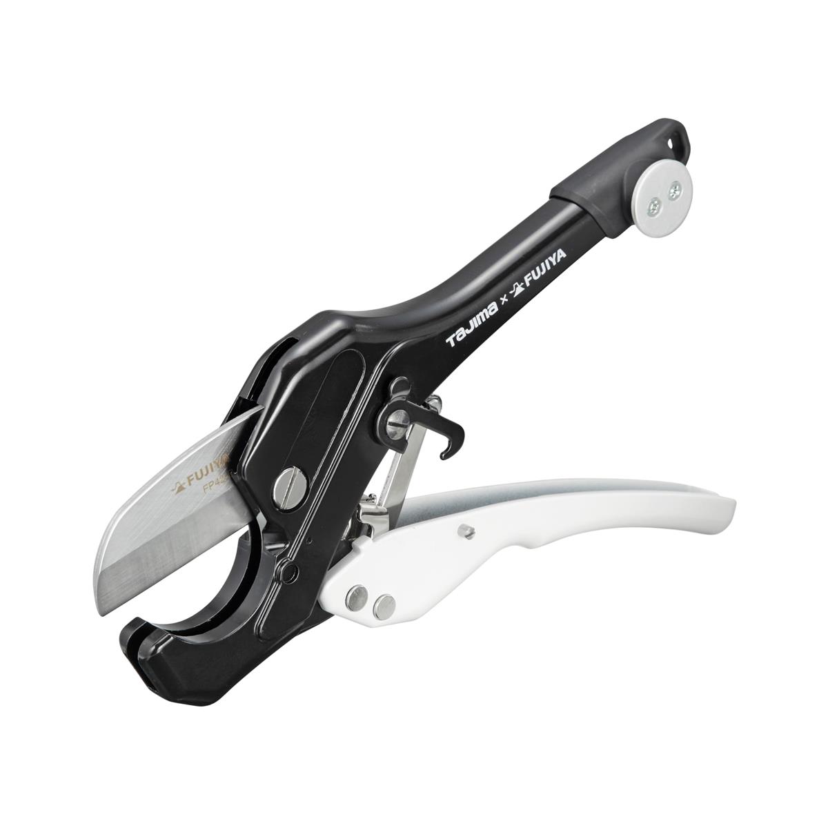 タジマ セフシステム セフ塩ビ管カッター SFDK-EKC フジ矢コラボ セフフック付で腰周りに装着可能 水道工事などの塩ビパイプ切断に 切り口がシャープな高精度加工の刃を採用 塩ビパイプなど外径42mmまでの切断が可能 軽量コンパクト設計 安全ロープ用穴付 替刃式