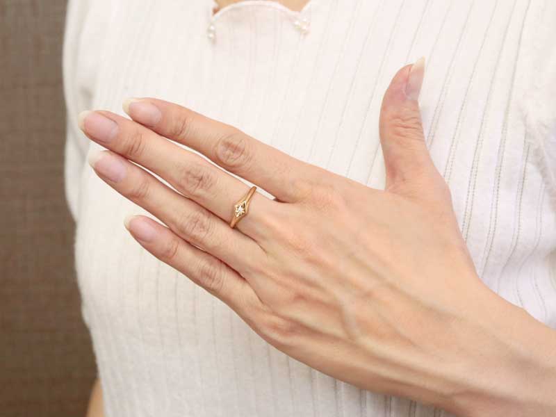 昔から親しまれている印台リング リング 18金 レディース 印台 リング 指輪 指輪 リング ダイヤモンド イエローゴールドk18 ダイヤ型 ピンキーリング ダイヤモンドリング 小さい印台 ダイヤ 一粒 18k ひし形 ダイヤ型 メンズ 楽ギフ 包装 コンビニ受取対応商品 昔から親しまれている印台リング リング 18金 レディース 印台 リング 指輪 指輪 リング ダイヤモンド イエローゴールドk18 ダイヤ型 ピンキーリング ダイヤモンドリング 小さい印台 ダイヤ 一粒 18k ひし形 ダイヤ型 メンズ 楽ギフ 包装 コンビニ受取対応商品