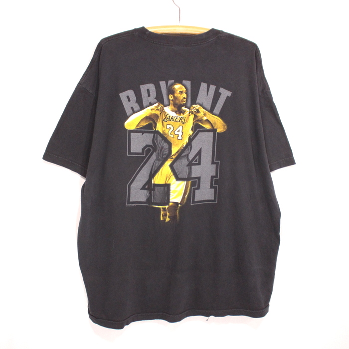 kobe bryant black shirt