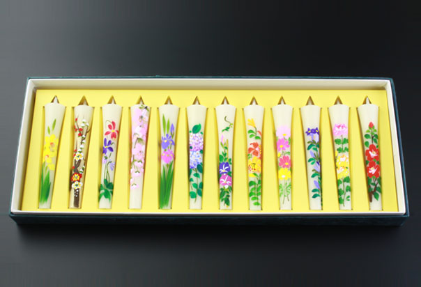 置き目ソク 貨物輸送無料 『絵置き目ソク 四季の花（墨付き）』(キャンドル 絵ろうそく 絵キャンドル ロウソク ろーそく 差しあげる用 お供え 差し上げ物 仏壇 法事 のし 法要 和ロウソク 和ろうそく 和キャンドル 御参り ろうそく 仏壇用)