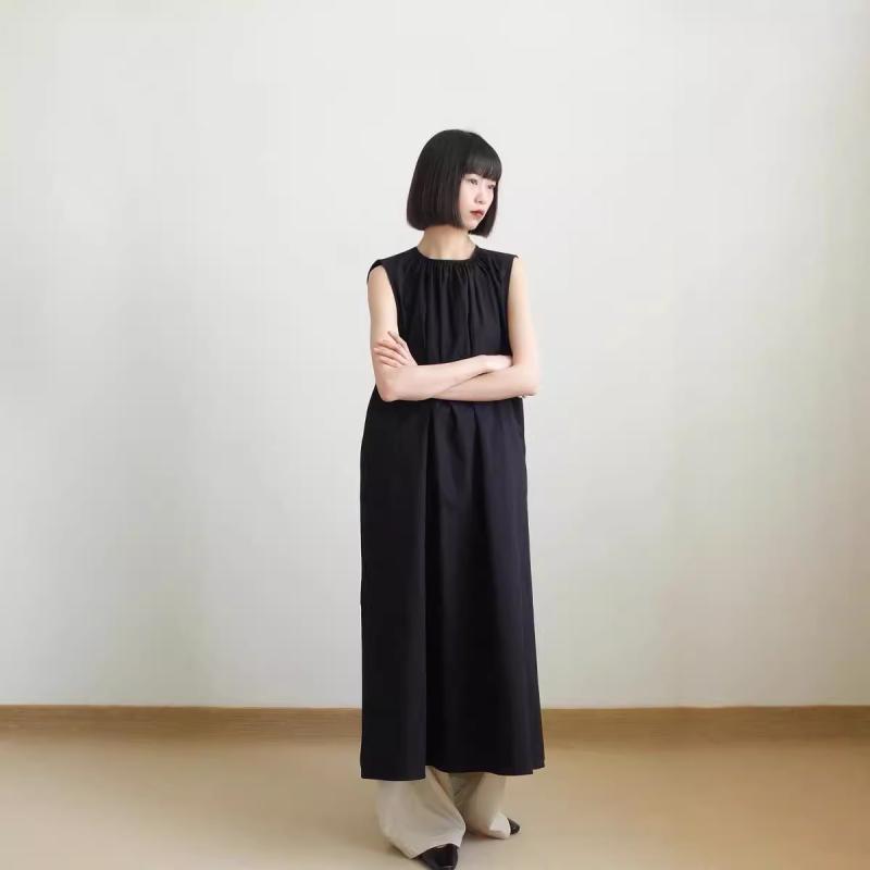 衣装 レディース ノースリーブ ロング丈 黒いこと 黒 無地 分かりやすい ゆったり 影ぼうし 体型押しかぶせる A生産ライン 冷やりとした 通気性 お出かけ 旅する デイリー使い走り 普段着 たまり場 心地よい ノースリーブ衣装 ロング衣装