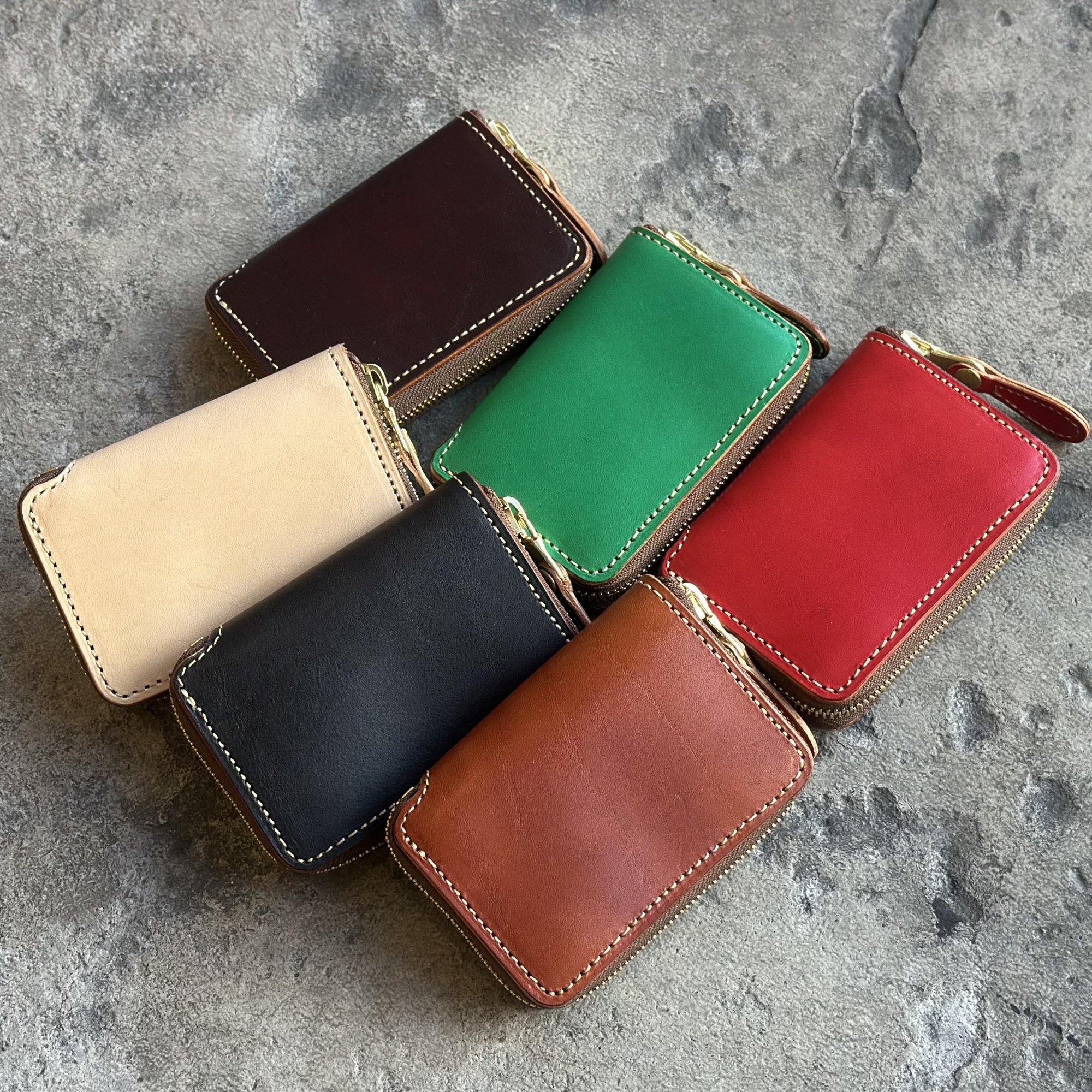 【KC,s】ケーシーズ ミニウォレット ラウンドジップ カウハイド KMB026 ミニ財布 コンパクトウォレット ラウンドファスナー 牛革 本革 レザー メンズ レディース おしゃれ ブランド 大容量 カード入れ お札入れ 小銭入れ 日本製 片手サイズ 13,490円