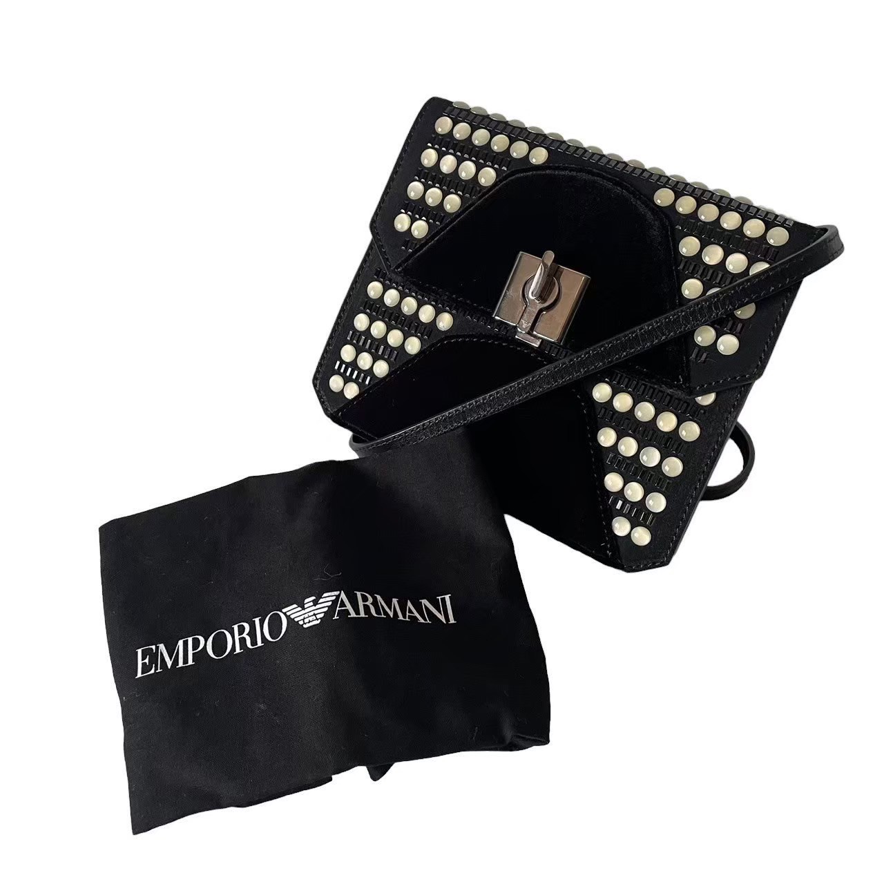 「中古」【良品】EMPORIO ARMANI エンポリオアルマーニ ショルダーバッグ ミニ バッグ スエード 斜めがけ ブラック ホワイト 鋲 金具 シルバー レディース 10,256円