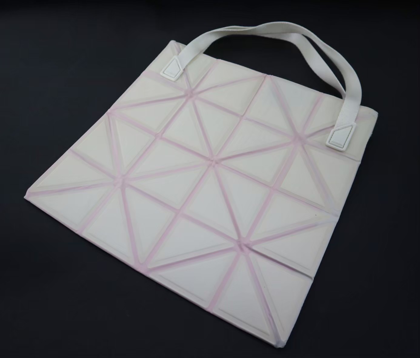「中古」美品　ISSEYMIYAKE バオバオ イッセイミヤケ トートバッグ ハンド ミニ バッグ 手提げ コンパクト 可愛い 柄もの レディース サブバッグ｜総合ブランドリユースClimb 15,073円