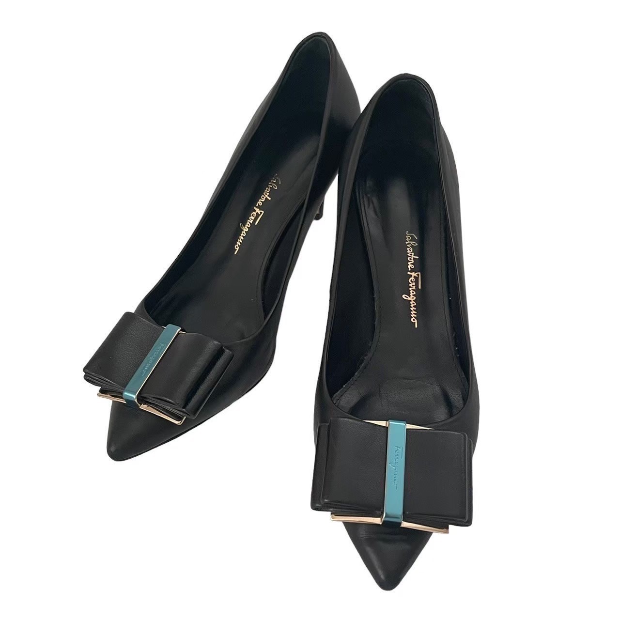 ［中古］Salvatore Ferragamo フェラガモ パンプス 踵 ポインテッドトゥ  レディース なめし革 黒いこと [5(約22珊)] 靴-パンプス