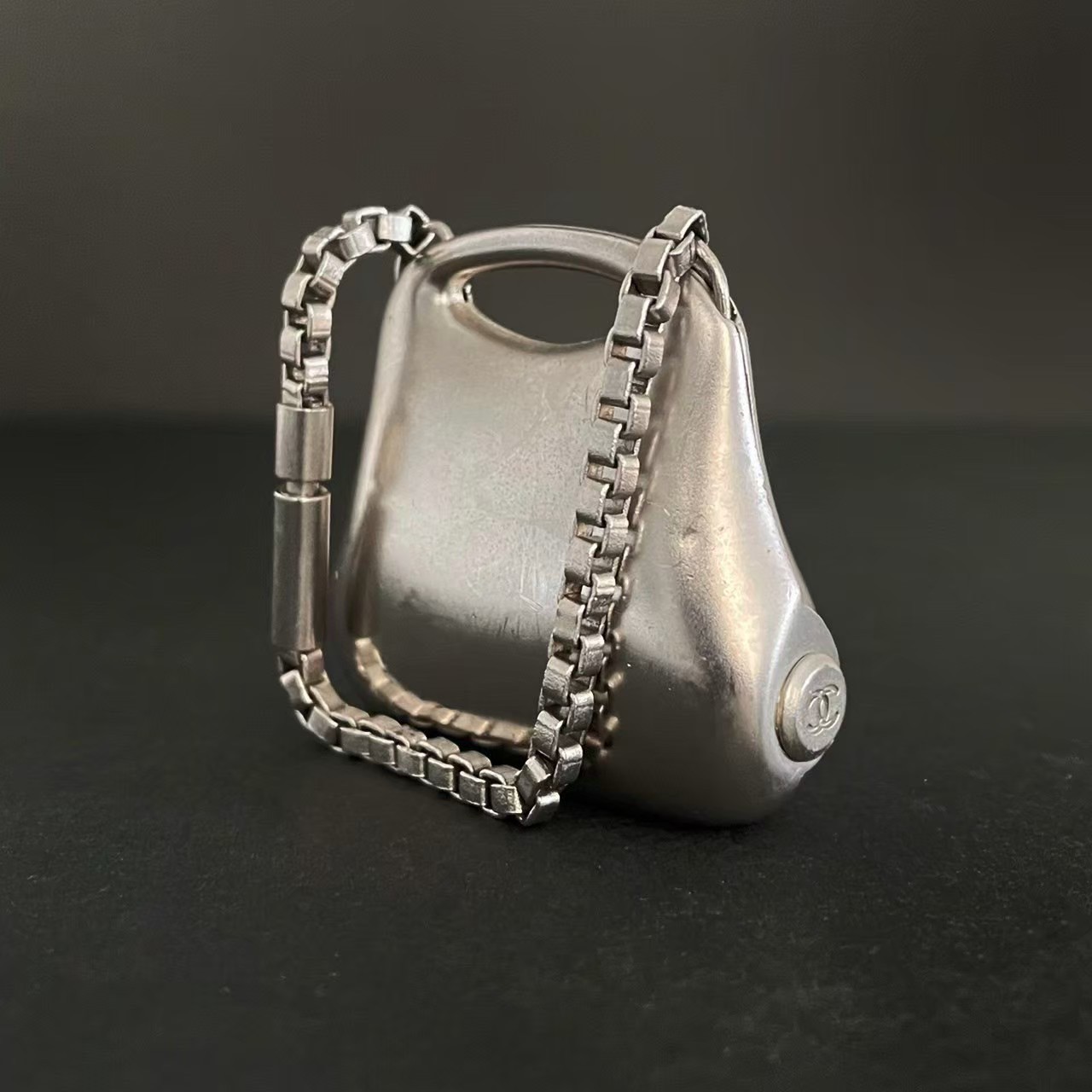 CHANEL シャネル バッグチャーム ヒップバッグモチーフ シルバー 楽天市場】シャネル CHANEL チャーム ヒップバッグ モチーフ