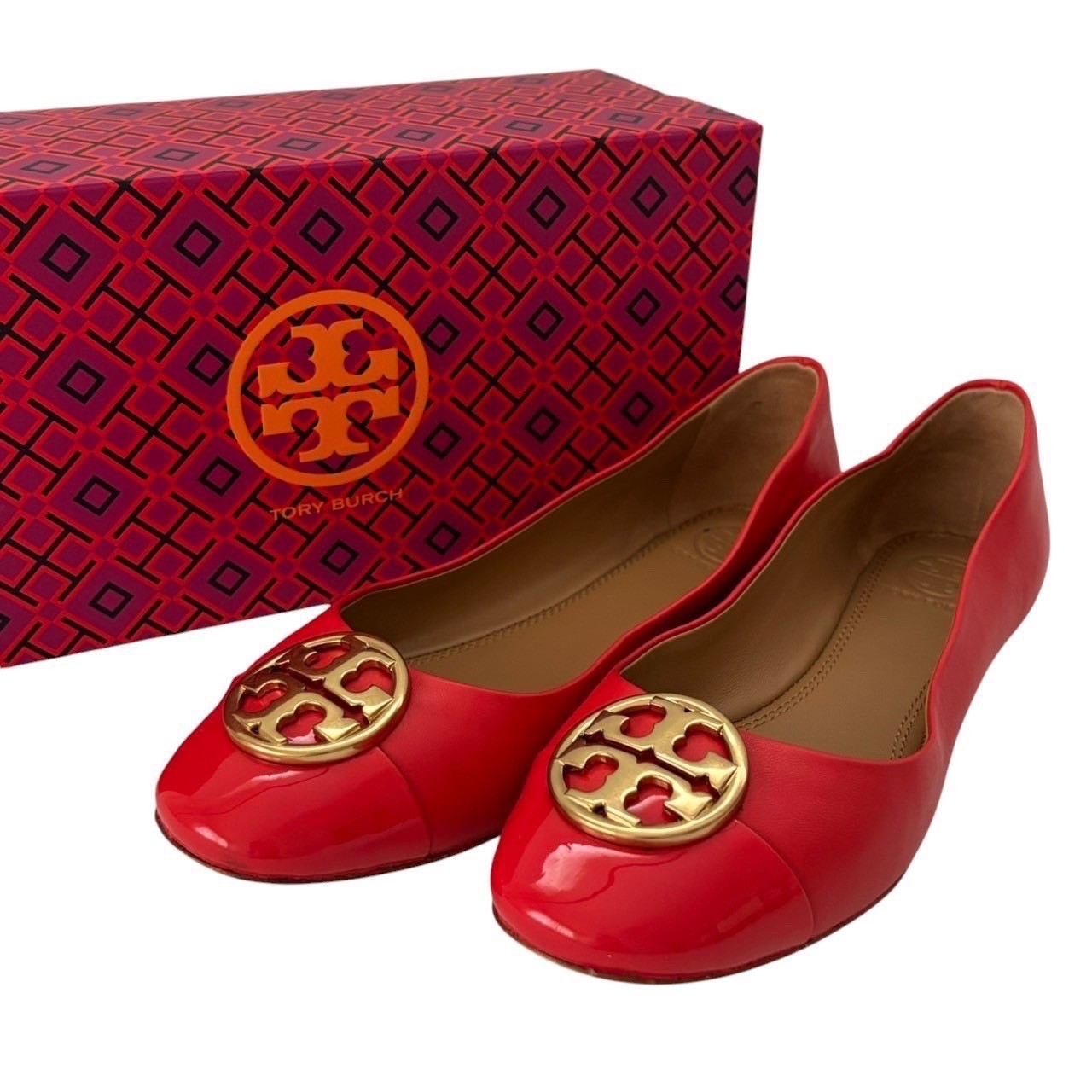 「中古」TORY BURCH トリーバーチ 木目細かシューズ 赤 シューズ パンプス バレーシューズ ロゴタイプ エナメル なめし革 大きさ 7 約24糎 レディース