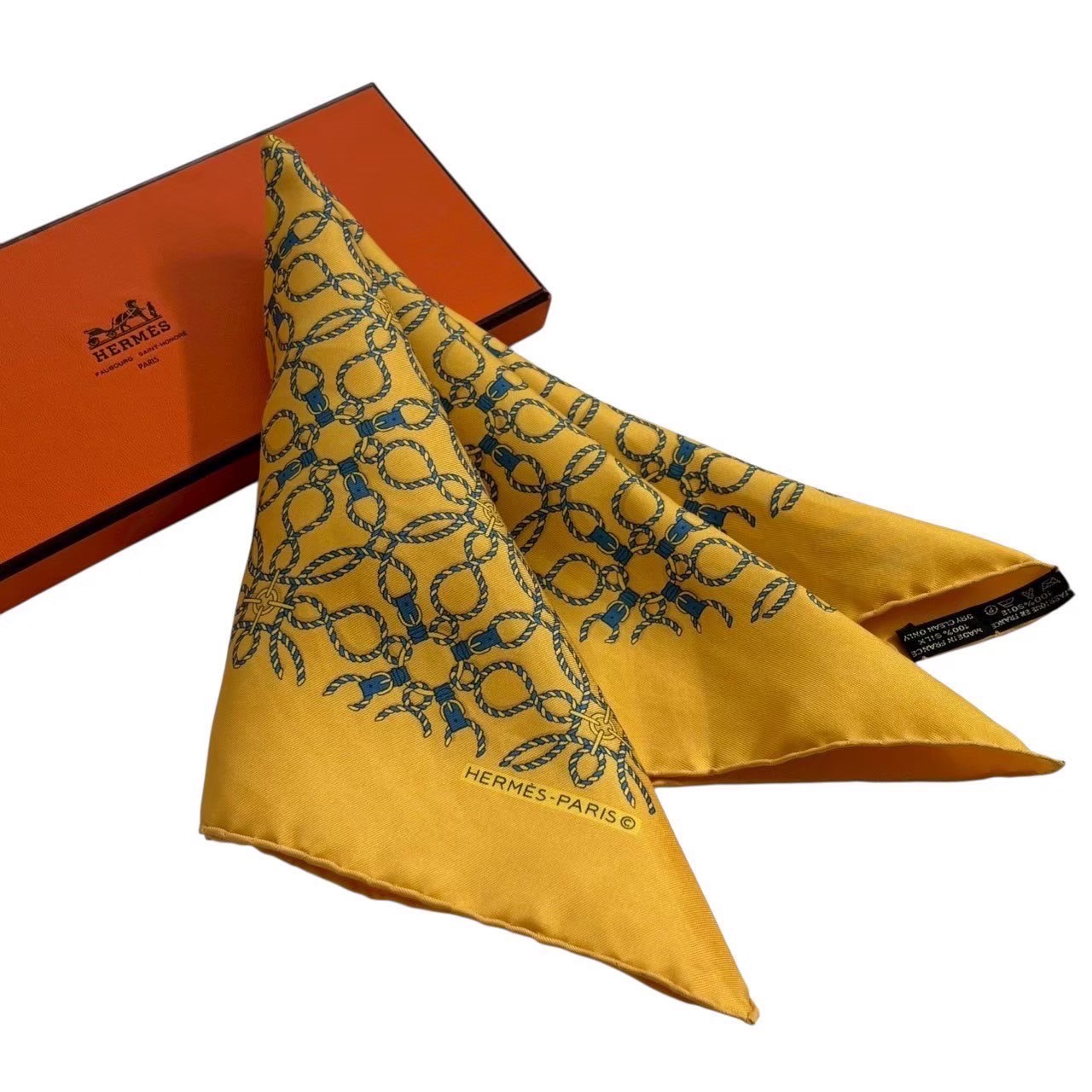 「中古」HERMES エルメス スカーフ ブランド 小物 ハイブランド 黄 イエロー プチカレ カレ40 シルク ベルト 縄柄 レディース