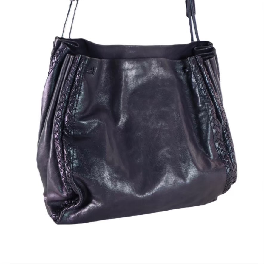 「中古」BOTTEGA VENETA ボッテガヴェネタ 鞄 ショルダーバッグ バッグ ブランドバッグ ハイブランド スカラベパープル 無地 シンプル レザー 245902 VP490 5046 イタリア製 レディース|総合ブランドリユースClimb