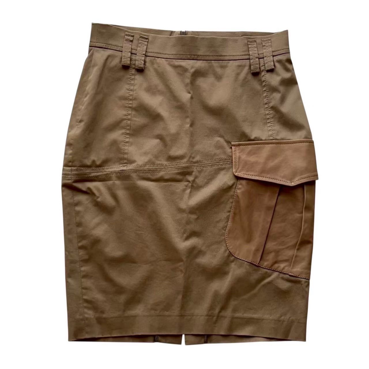 ［中古］BRUNELLO CUCINELLI ブルネロクチネリ ボトムス スコート ブランド名 服 流行り物 御召しもの タイトスカート 茶系 赤銅色 衣嚢 膝丈 大きさ40 L大きさ レディース