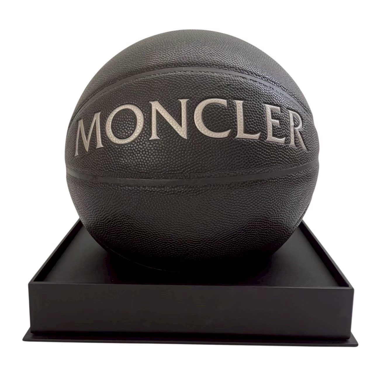 ［未使用］MONCLER モンクレール ボール ブランド 小物 ハイブランド バスケットボール 黒 ブラック ロゴ バスケ スポルディング SPALDING SIZE7 29.5 スポーツ スポーツ用品 ユニセックス