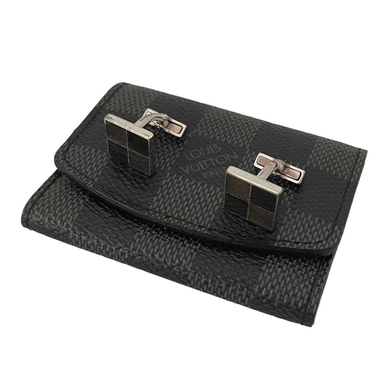 ［中古］LOUIS VUITTON ルイ ヴィトン 折り返し 黒 薄墨色 しろがね色 M65054 小物 ブトンドゥマンシェット 折り返し山猫 しろがね色925 メンズ
