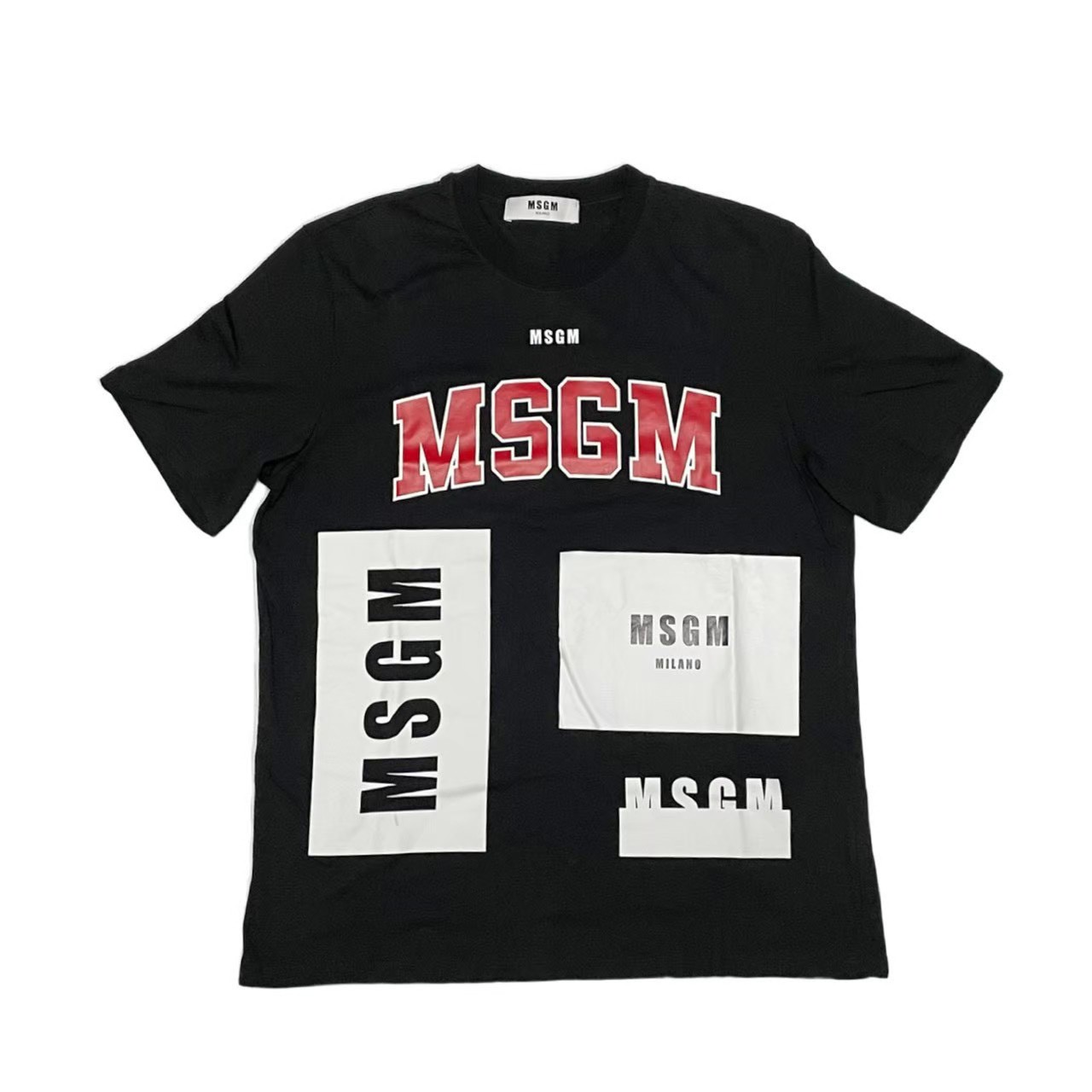 「中古」MSGM エムエスジーエム トップス ブランド 服 アパレル ファッション 半袖 ロゴプリントシャツ ミラノ ブラック ホワイト レッド コットン メンズ|総合ブランドリユースClimb