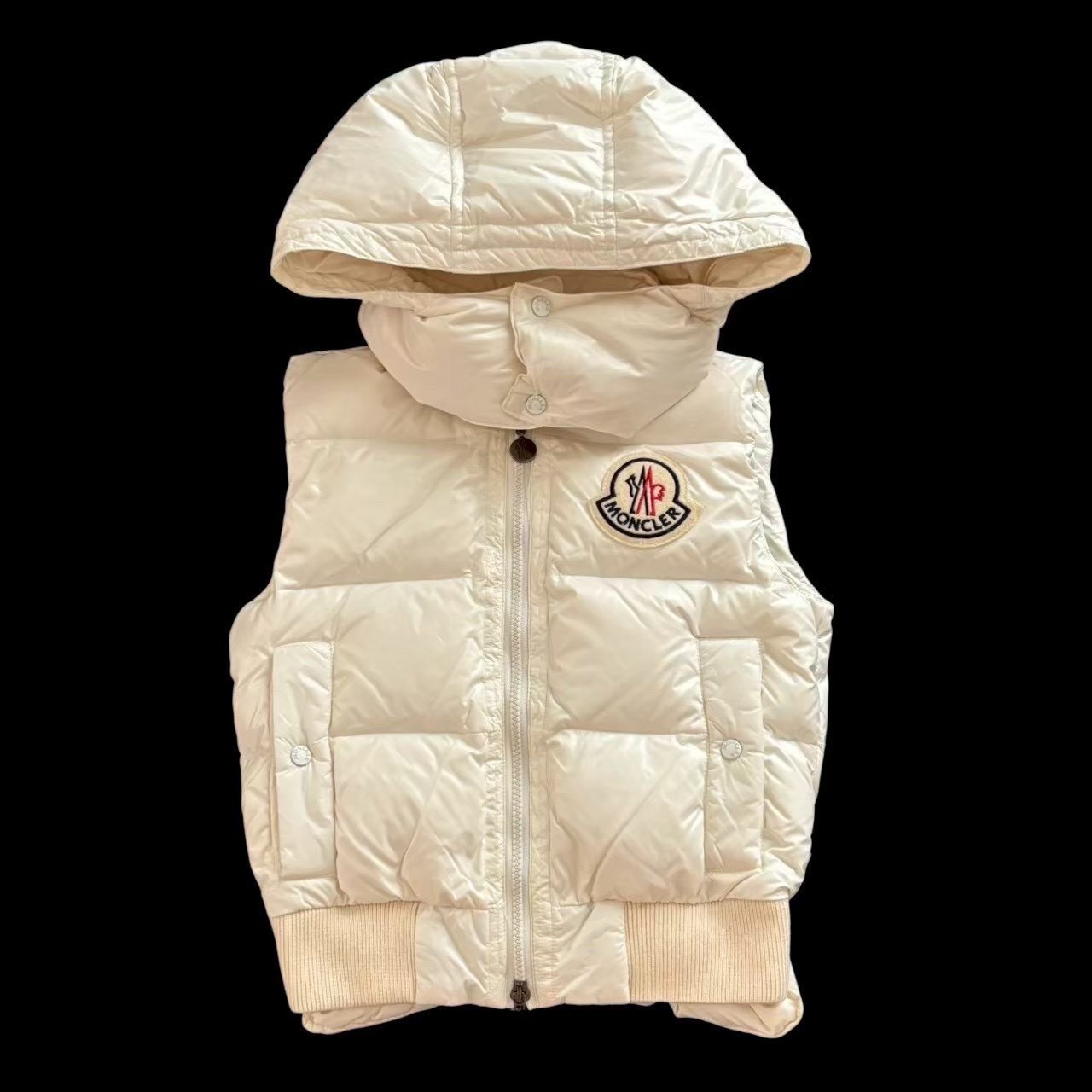 ［中古］MONCLER モンク軌跡 落ちこむより良い 白 白いこと ワンポイントロゴタイプ 820-052-00097-01 10044 キッズ 8A 128珊