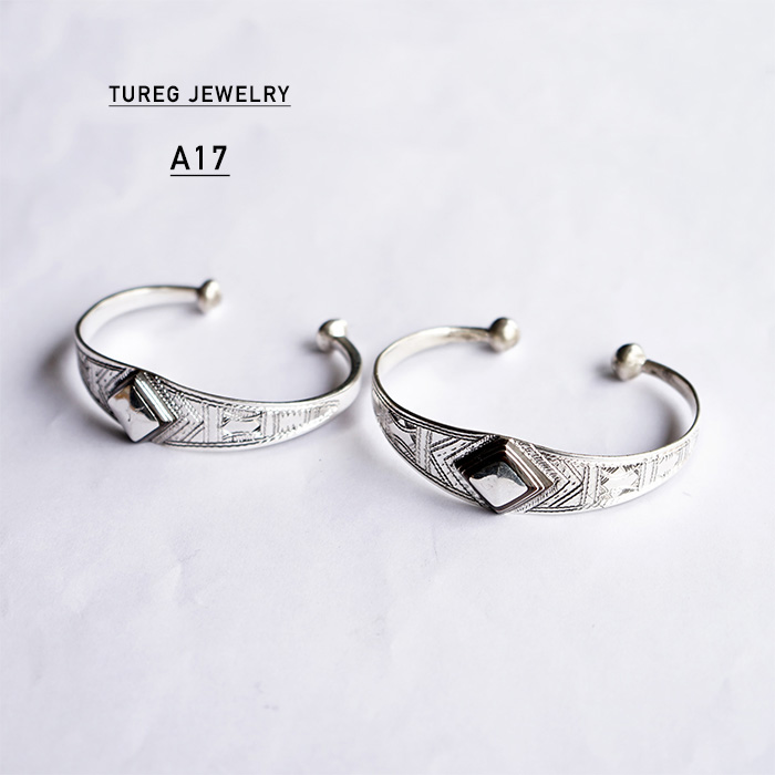 未使用品・トゥアレグ族　幅細シルバーバングル　ハンドメイド　サハラ砂漠2 ta-222_4.jpg