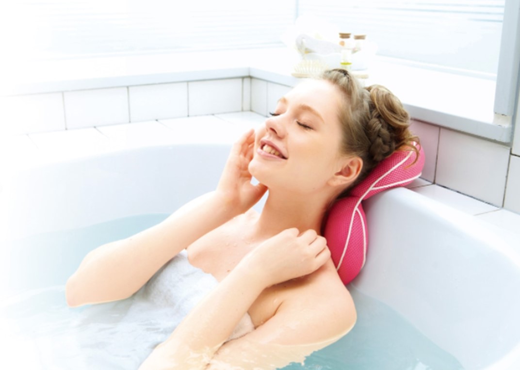 市場 コジット バスベーグルピロー ピンク バスピロー お風呂でも美尻