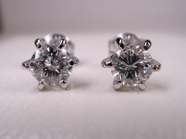 楽天市場】0.62ct K18 ダイヤスタッドピアス☆計0．62ct