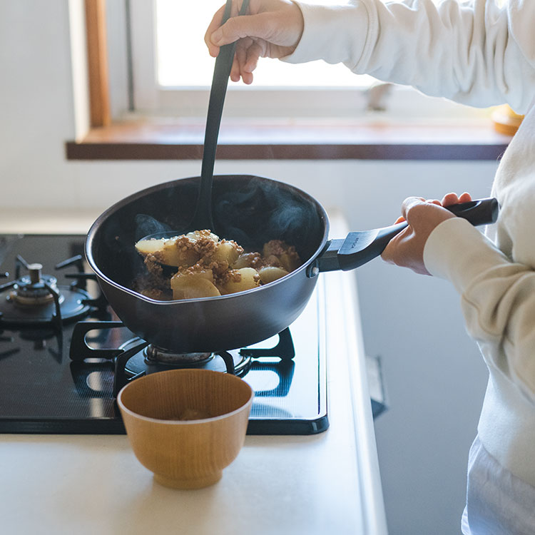 ❤これまでのキッチンツールに満足できなかった方も大満足な豪華12点セット♪❤ Amazon | su- sumairu-maihoomu キッチンツール シリコン 調理