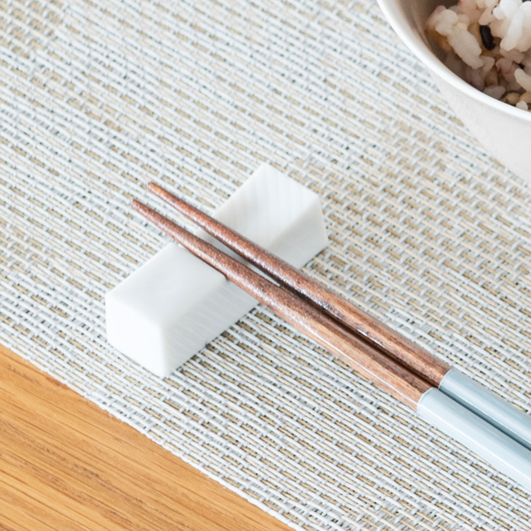 楽天市場】KEYUCA ケユカ [美濃焼] 白磁箸置き ita[箸置き おしゃれ