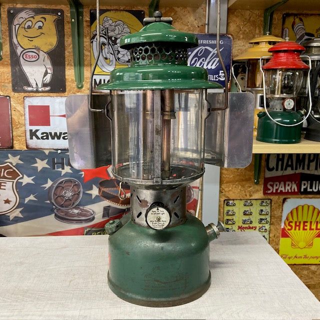 コールマン Coleman ランタン 1951年10月 220E ハンドル付きリフレクター サンシャイングローブ 整備済み【海外直輸入USED品】