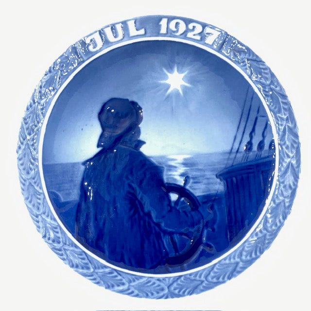 ロイヤルコペンハーゲン イヤープレート 1927年「Ship\'s Boy at the Tiller on Christmas Night」船上のクリスマスの夜の海の少年【海外直輸入USED品】