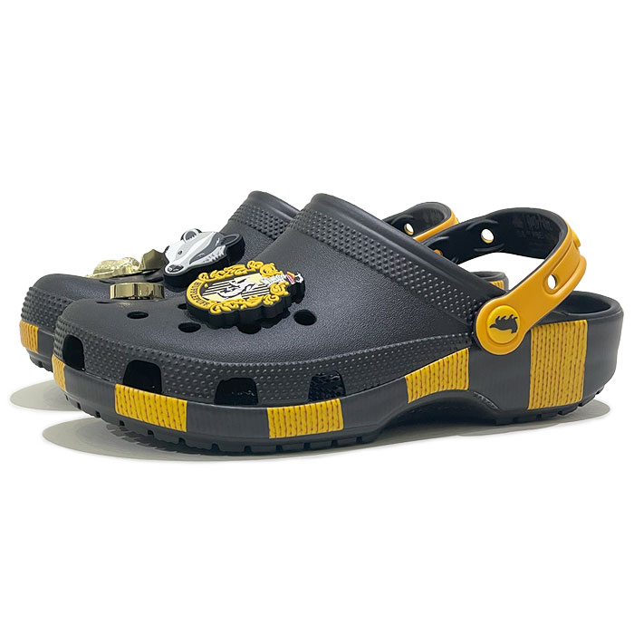 crocs HARRY POTTER HUFFLEPUFF CLASSIC CLOG クロックス ハリー ポッター ハッフルパフ クラシック クロッグ 210529 90H Multi【MLT / 22cm-25cm】 マルチ ブラック サンダル ユニセックス レディース画像