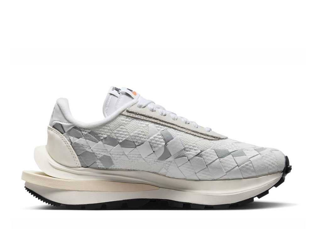 【今なら割引クーポン発行中】!Nike ジャン・ポール・ゴルチエ × サカイ × ナイキ エアウーブン ヴェイパーワッフル ホワイト ナイキ DR5209-100 メンズ スニーカー ランニングシューズ 21SN-DR5209-100|HYPE GUARD【公式】店