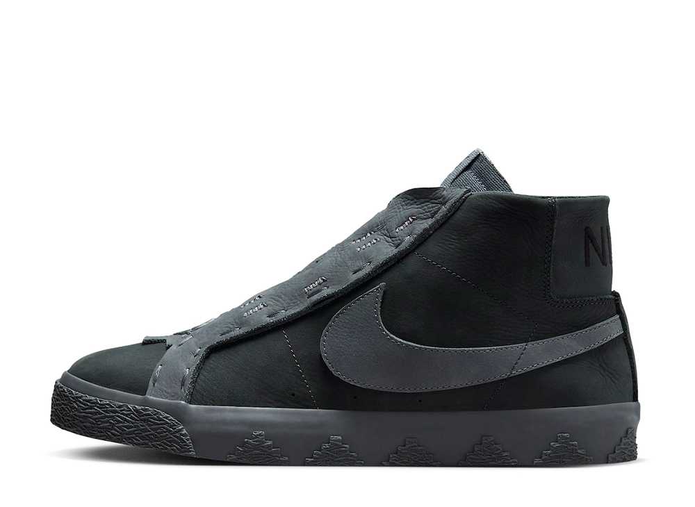 【今なら割引クーポン発行中】Nike ディオール・グリーンウッド × ナイキ SB ズーム ブレーザー ミッド QS ダークスモークグレー アンド アンスラサイト ナイキ FQ0792-001 メンズ スニーカー ランニングシューズ 21SN-FQ0792-001