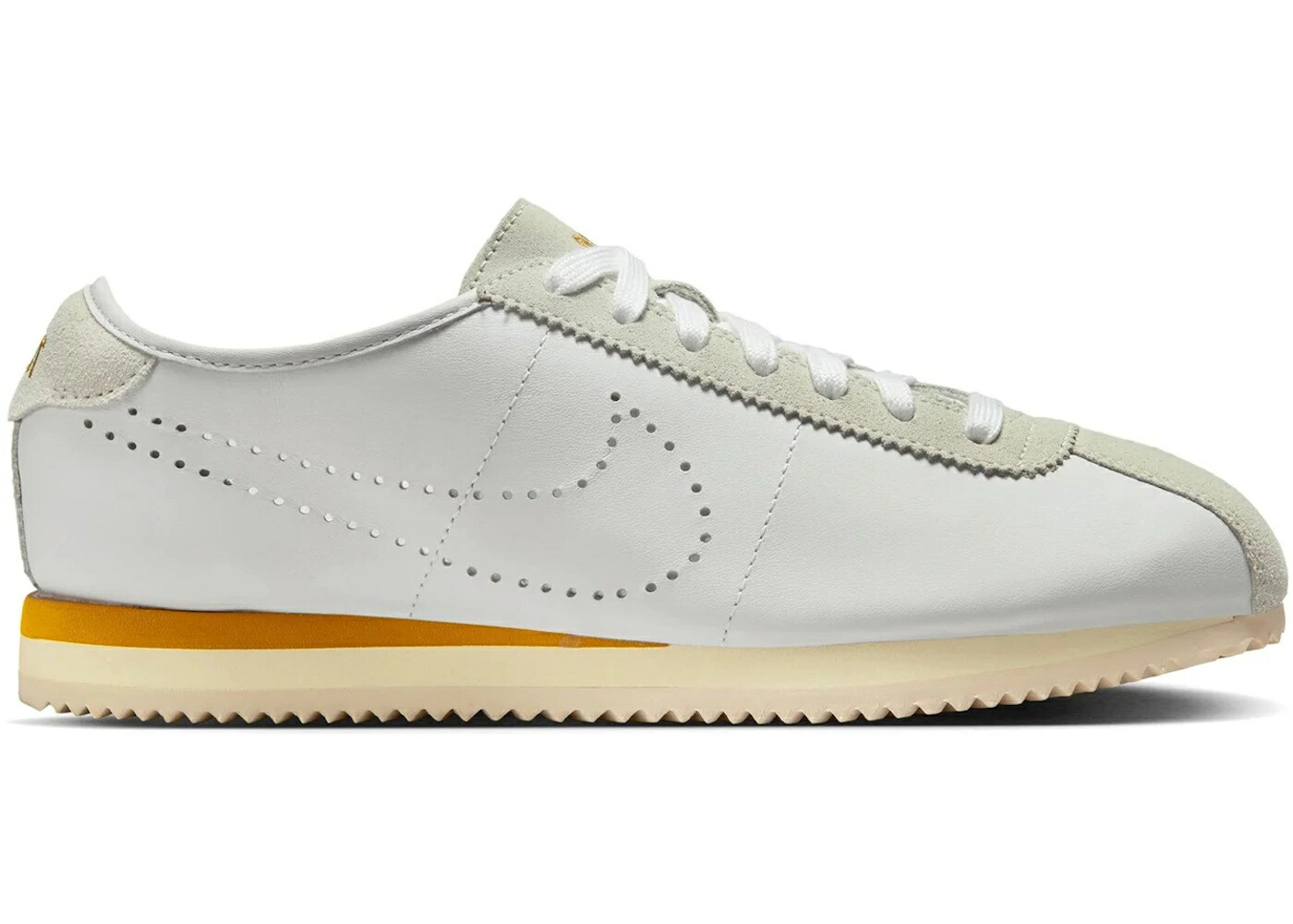 【今なら割り引き引き換え証ふり出し中】Nike Nike Cortez White Bronze Perforated Swoosh (Women\u0027s) ナイキ HQ1841-100 ウィメンズ レディース スニーカー 駈けっくらシューズ 19SX-20250611100037-020