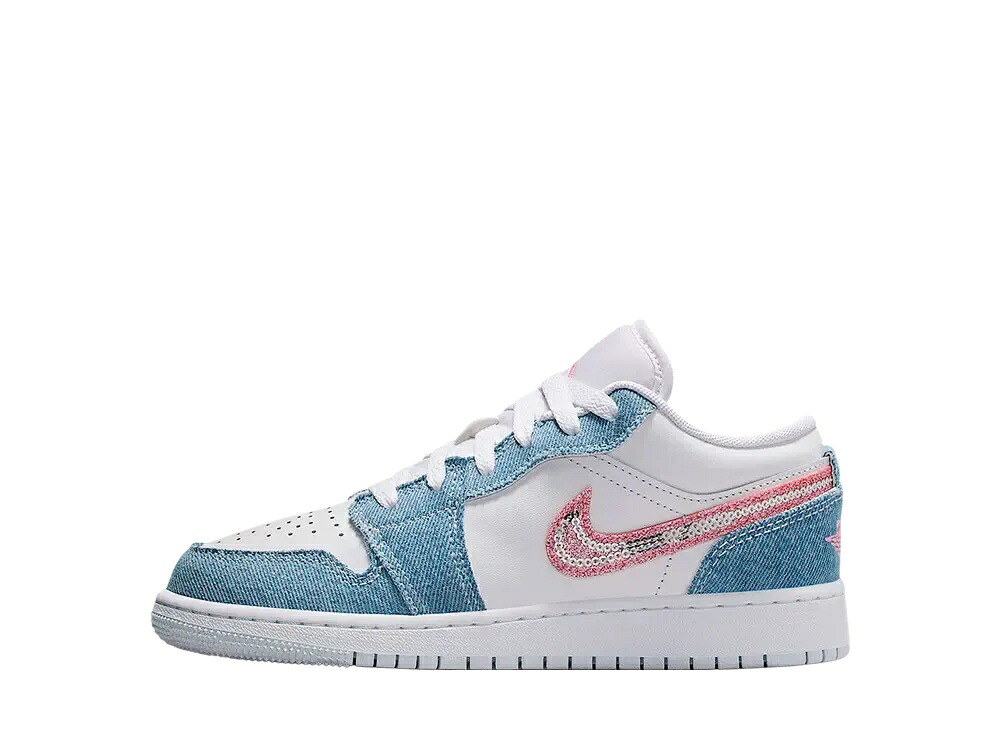 【今なら割引クーポン発行中】発行中!!Nike ナイキ GS エアジョーダン1 ロー SE デニムシークイン (キッズ) ナイキ HQ2001-400 大人も履ける キッズモデル ウィメンズ レディース スニーカー ランニングシューズ キッズスニーカー ベビーシューズ 21SN-HQ2001-400