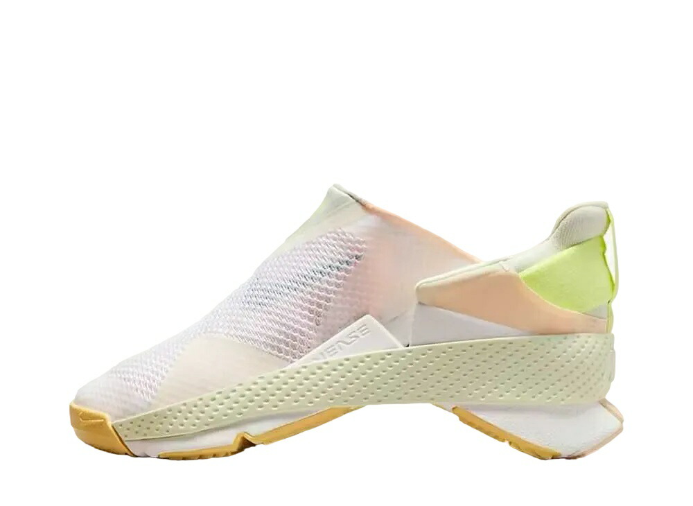 ＼百貨店大売り出し／1000円引き換え証書き著す中！Nike ナイキ ウィメンズ ゴー フライイーズ シーグラス/グアバアイス/ルミナスグリーン/点火装置しろがね色 ナイキ DR5540-005 ウィメンズ レディース スニーカー 駈けっくらシューズ 21SN-DR5540-005