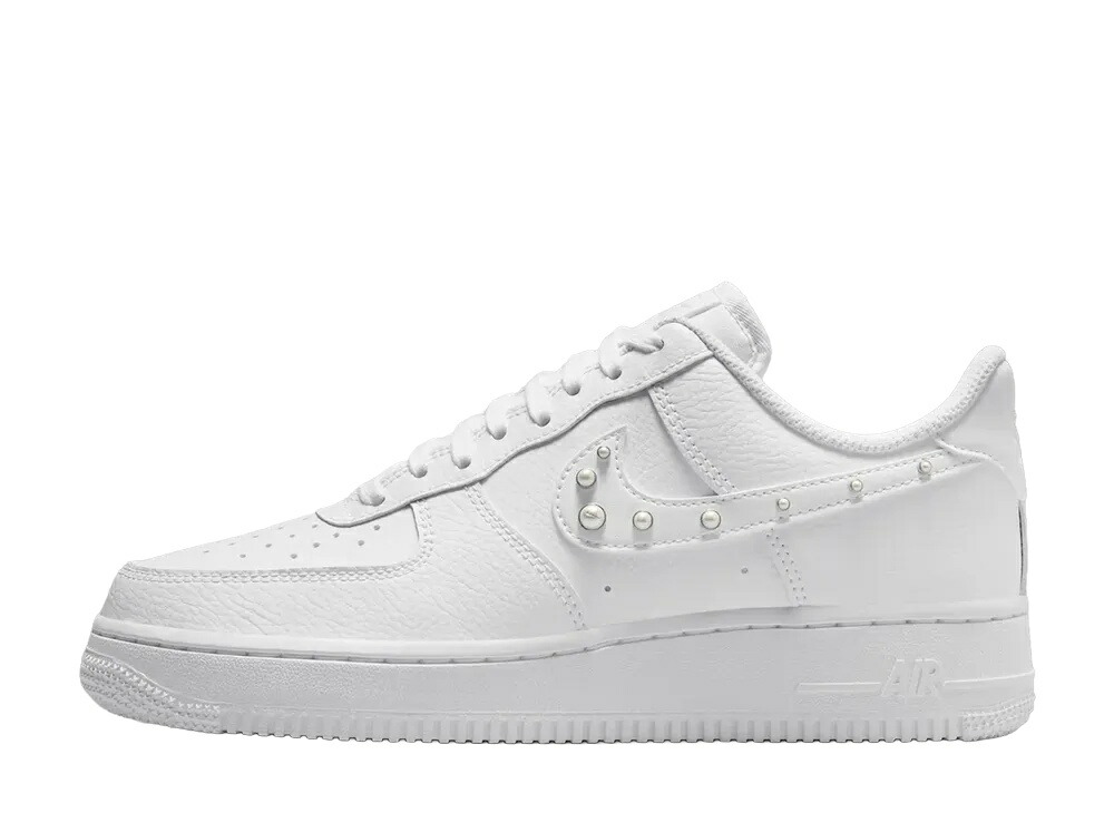 【今なら割引クーポン発行中】Nike ナイキ ウィメンズ エアフォース1 ロー パールスウッシュ ナイキ IU7557-100 ウィメンズ レディース スニーカー ランニングシューズ 21SN-IU7557-100