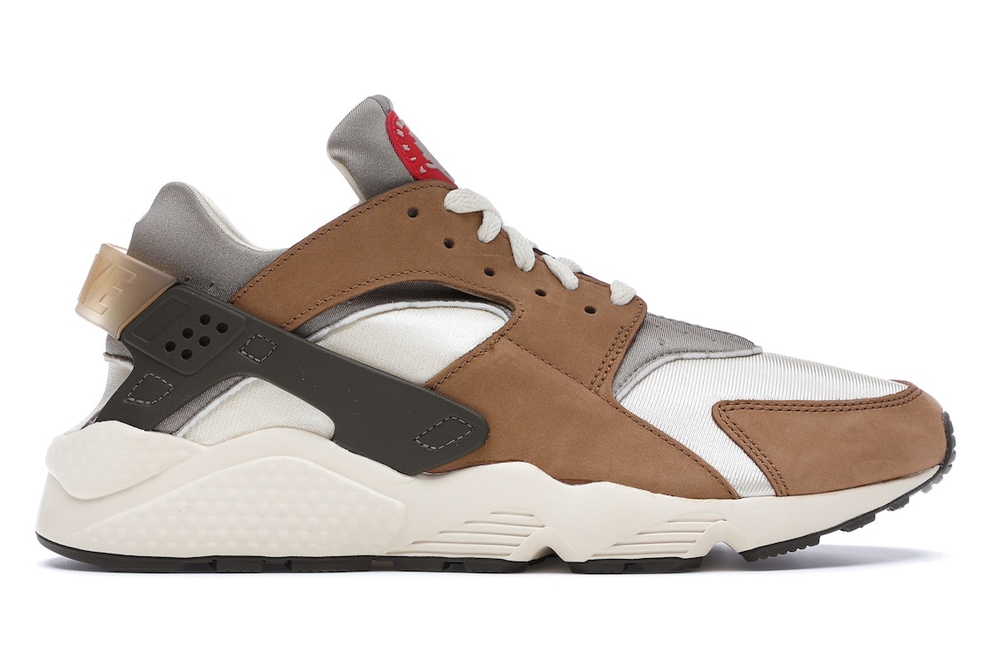 【今なら割引クーポン発行中】!Nike ステューシー × エア ハラチ デザートオーク (2021) Air Huarache ""Stussy Desert Oak (2021)"" ナイキ ステューシー x ナイキ エア ハラチ デザートオーク DD1381-200 メンズ スニーカー ランニングシューズ|HYPE GUARD【公式】店