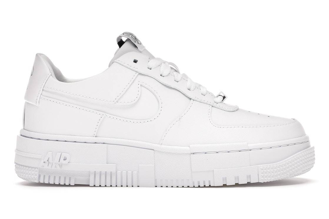 【今なら割引クーポン発行中】発行中!!Nike ウィメンズ エアフォース1 ピクセル \