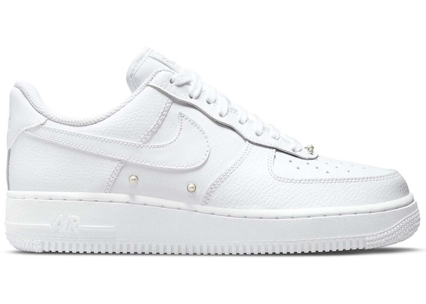 数量限定【1000円クーポン】Nike ウィメンズ エアフォース1 '07 SE \