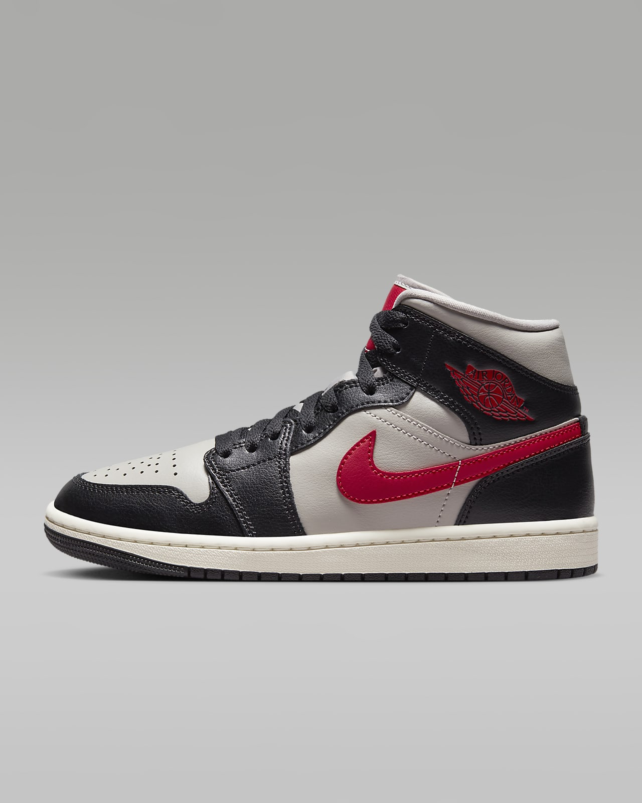 期間限定【1000円OFF】クーポン！Nike エア ジョーダン 1 MID ウィメンズシューズ ナイキ BQ6472-060 ウィメンズ レディース スニーカー ランニングシューズ 20NK-BQ6472-060｜HYPE GUARD【公式】店