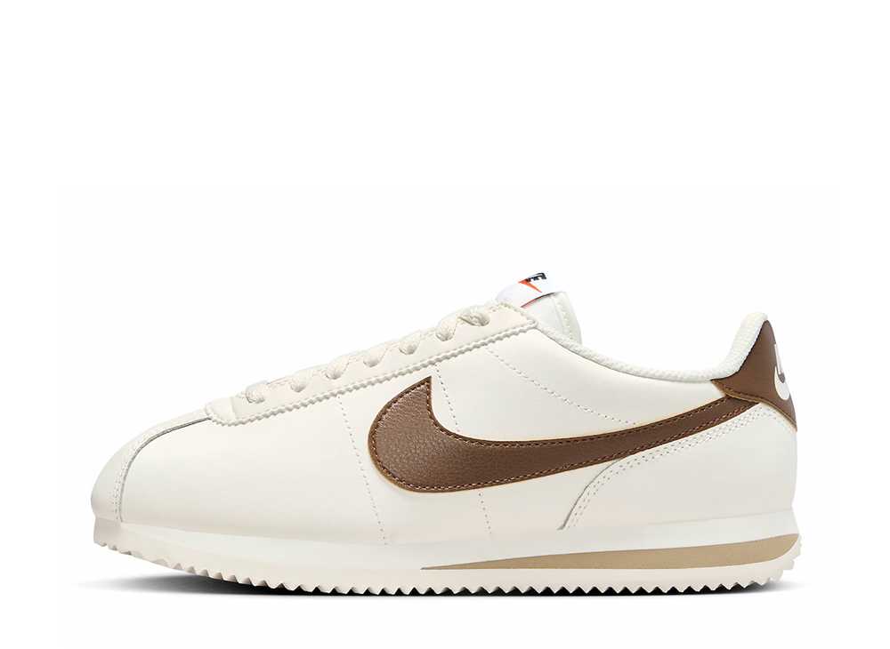 今だけ【1000円クーポン】発行中!!Nike ナイキ ウィメンズ コルテッツ セイル/カーキ/ホワイト/カカオワオ ナイキ DN1791-104 ウィメンズ レディース スニーカー ランニングシューズ 21SN-DN1791-104