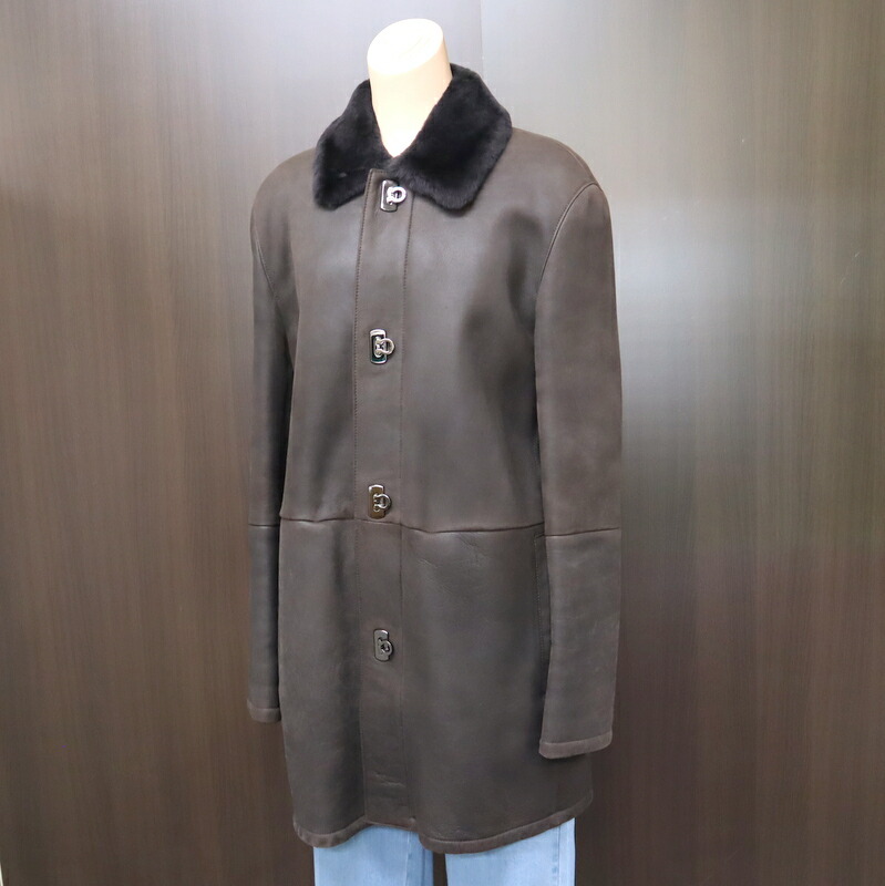 Salvatore Ferragamo フェラガモ　ガンチーニ　ニットコート ガンチーニ釦☆Salvatore Ferragamo☆カシミヤ☆1枚仕立てコート