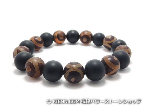 人気ブランドを 楽天市場 エスニックブレスレット アジアンパワーストーン メンズ チベット天珠 紅朱砂三眼 aa10ミリ オニキス つや消し aa 8月誕生日石 10ミリ 仕事運 金運 サイズ選べる 日本製 送料無料 機縁パワーストーンショップ 60 Off