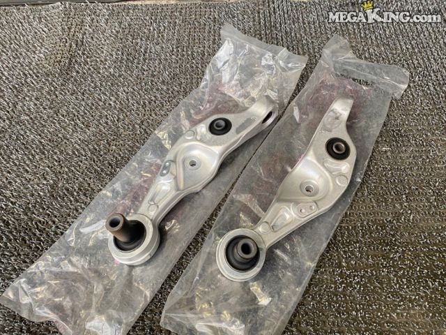 【中古】★未使用★ USF40 LS460 前期 ベストスタイル フロントロアアーム 左右セット / 4T6-1775｜メガキングドットコム