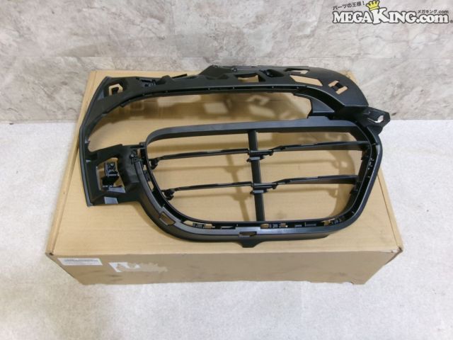 【中古】★未使用★PORSCHE ポルシェ 911 991 カレラ 純正 ノーマル フロント バンパーロアグリル カバー サイドグリル 右 99150556400 / S10-1782｜メガキングドットコム 15,225円