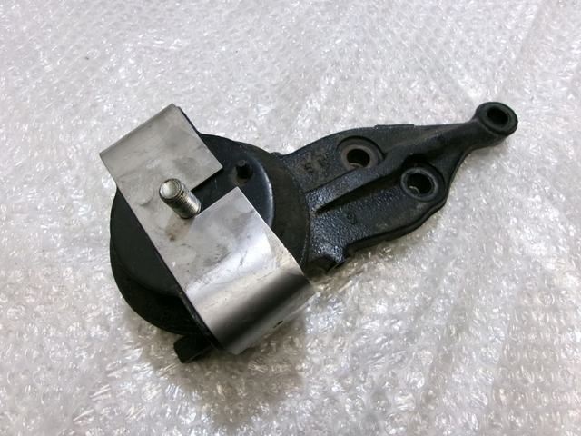【中古】★激安!★FD3S RX-7 RX7 純正 ノーマル エンジンマウント ラバー ブッシュ 右 運転席側 13B ロータリー FD01 39 064 / R11-744