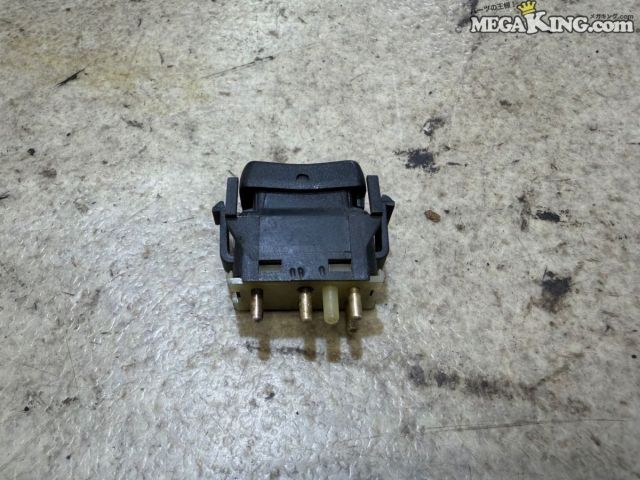 【中古】PORSCHE ポルシェ 964 カレラ 純正 ノーマル ドアロックスイッチ 95161314700 / T5-224｜メガキングドットコム