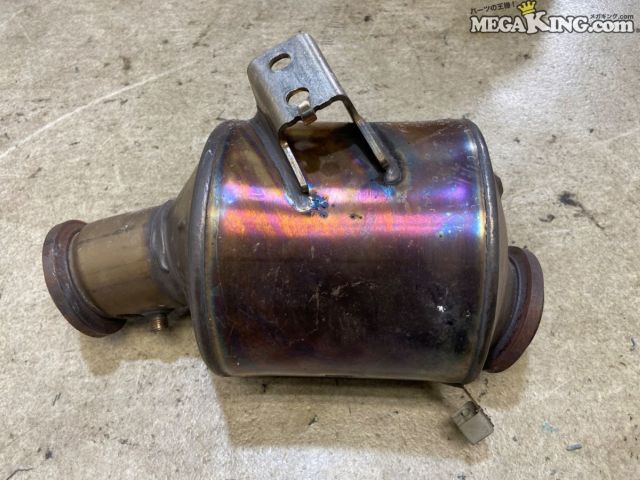 【中古】ベンツ W205 Cクラス 純正 ノーマル 触媒 キャタライザー ハニカム崩れ無し A2054902092 / 5T7-737｜メガキングドットコム