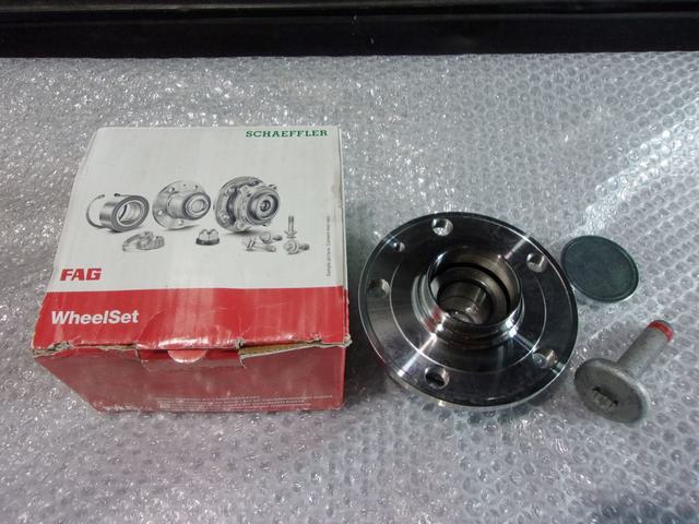 【中古】★未使用!★VW フォルクスワーゲン ゴルフ5 1.9L TDI FAG ホイールベアリング ハブ PCD112 5穴 1個のみ 713611000 / 4R7-685