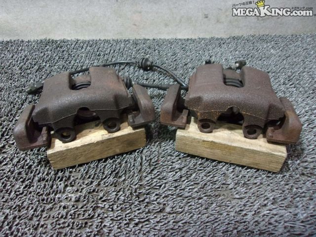 【中古】BMW E36 318is 純正 ノーマル フロント ブレーキ キャリパー 片押し 左右 / 2T2-1089|メガキングドットコム