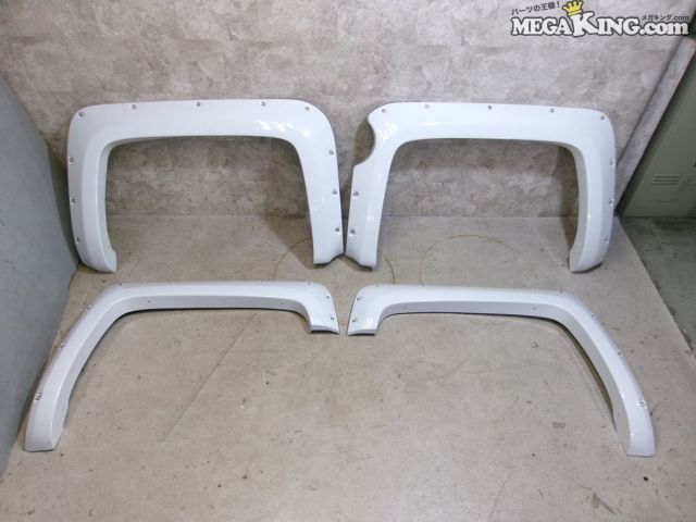【中古】★未使用★H14~ シボレー シルバラード 4ドア ショート 社外 オーバーフェンダー 1台分 / S2-083｜メガキングドットコム